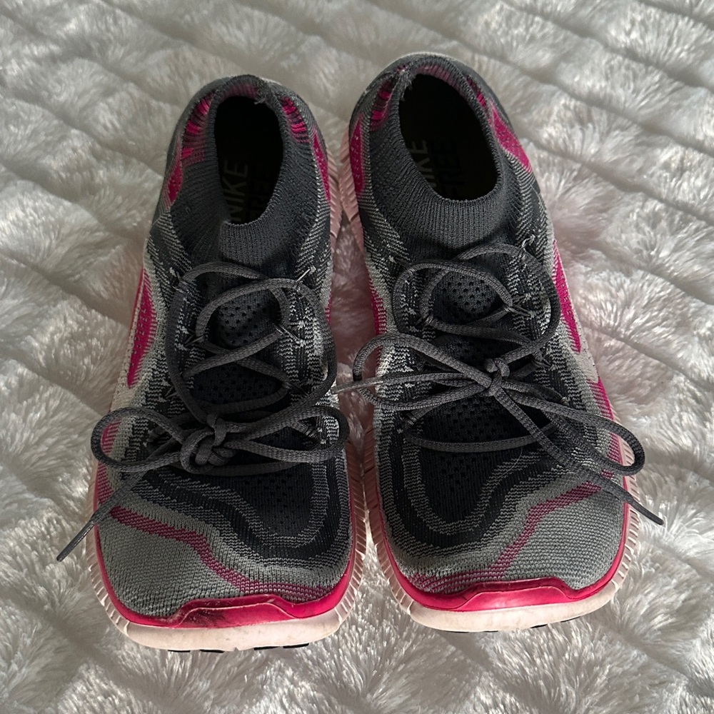 Nike Free 5.0 Flyknit Running Shoes women’s 9 pink grey white